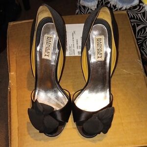 Badgley Mischka Black Satin Peep-Toe Heels with Floral Applique Sz 9